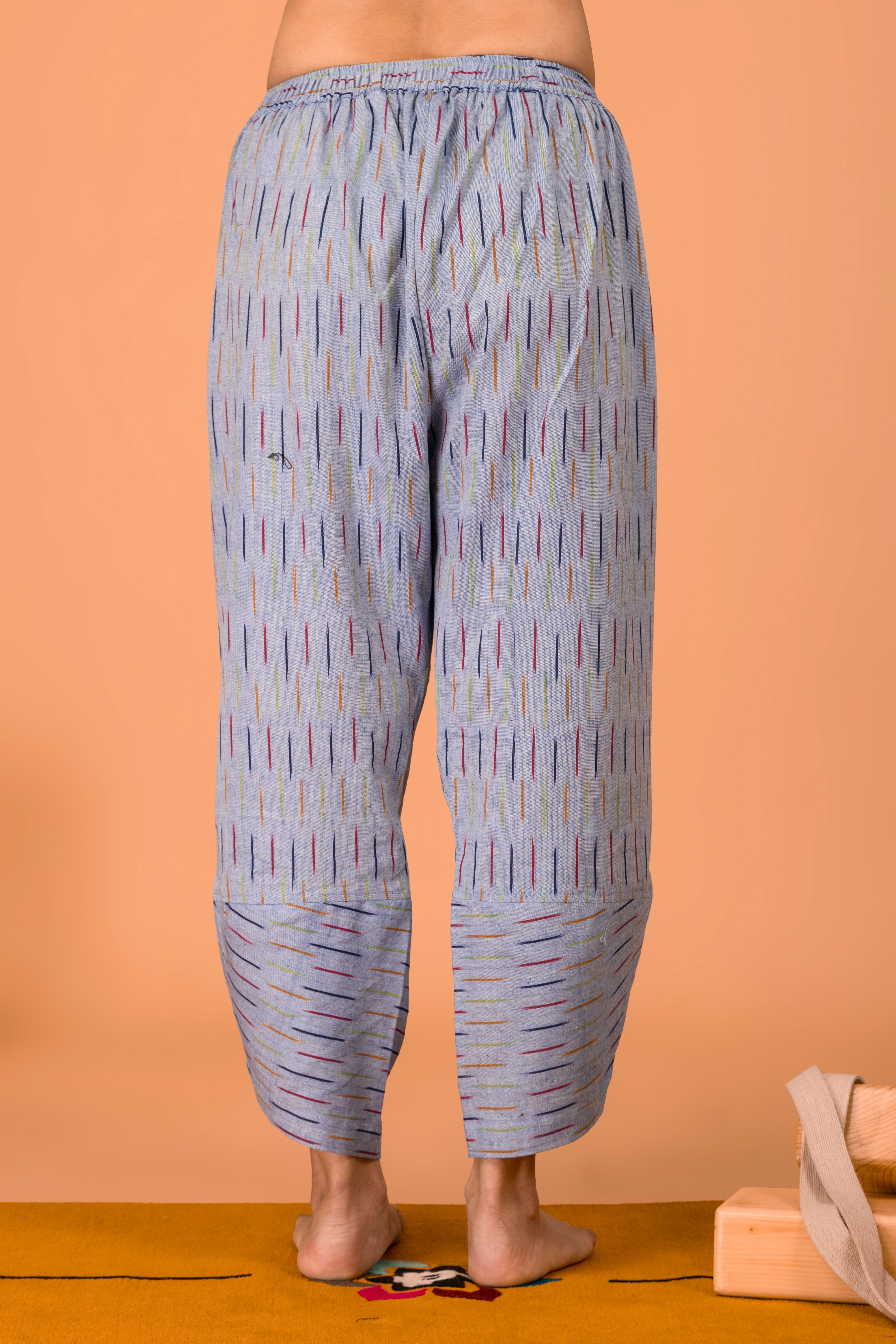 Dhara Yoga Set Covered (With Sleeves)- Ikat Blue