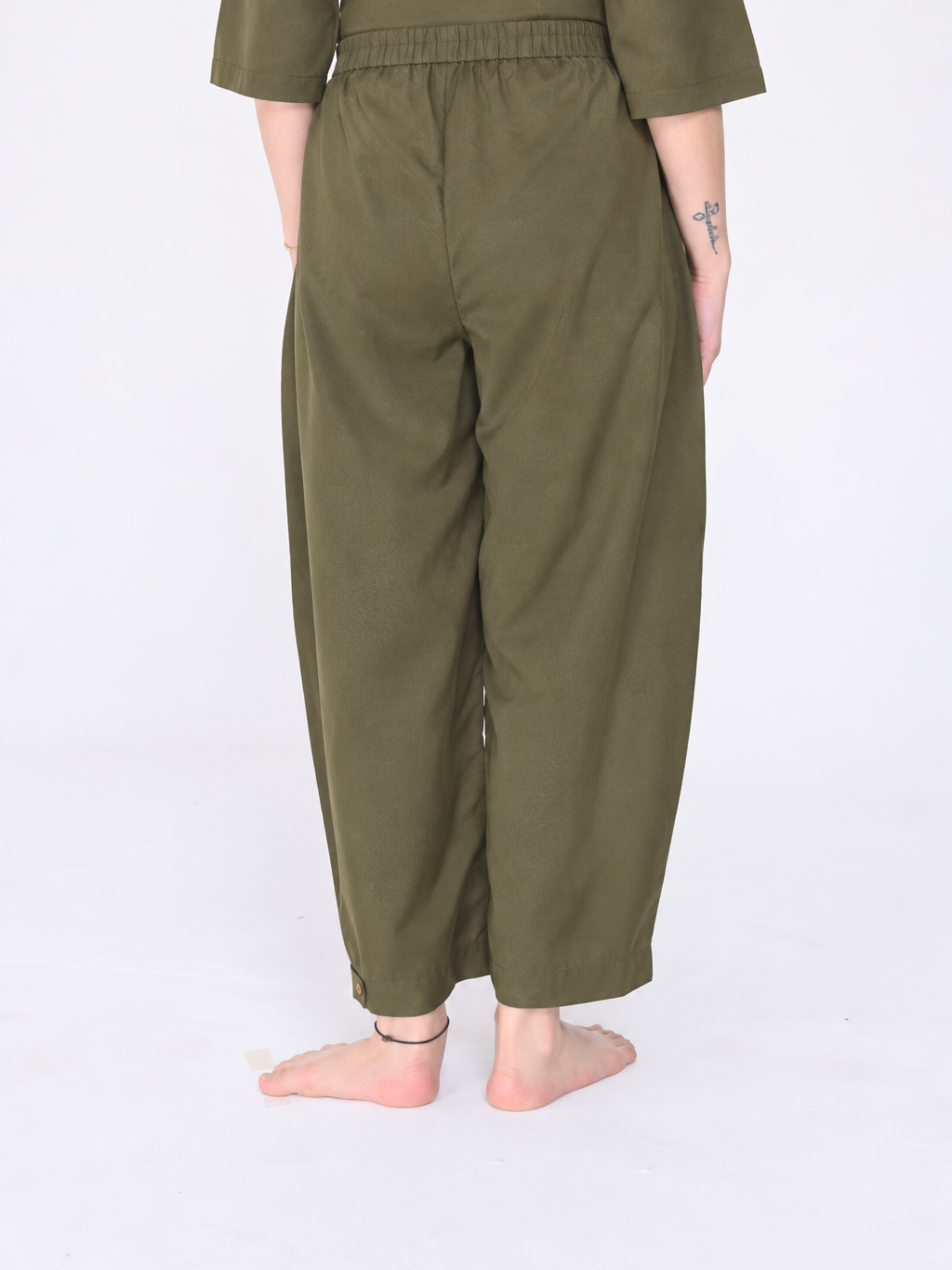 Yogini 100% Cotton Yoga Set with Barrel Pant and Henley Top | Olive